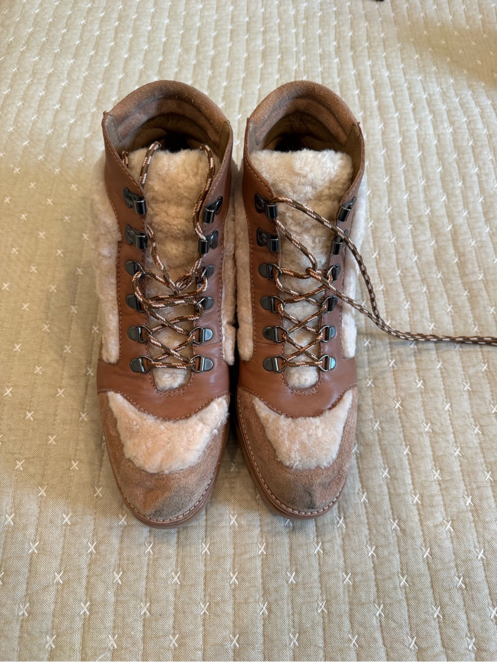Women’s Shearling-Lined Lace-Up Hiker Boots in Brown